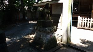 戸越八幡神社 拝殿前狛犬 (1)
