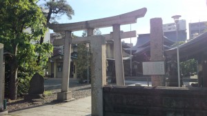 磐井神社 鳥居と社号標