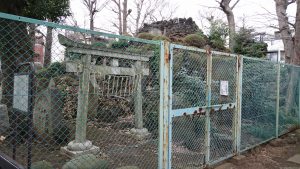 豊島区高松浅間神社 豊島長崎の富士塚 社殿側景観